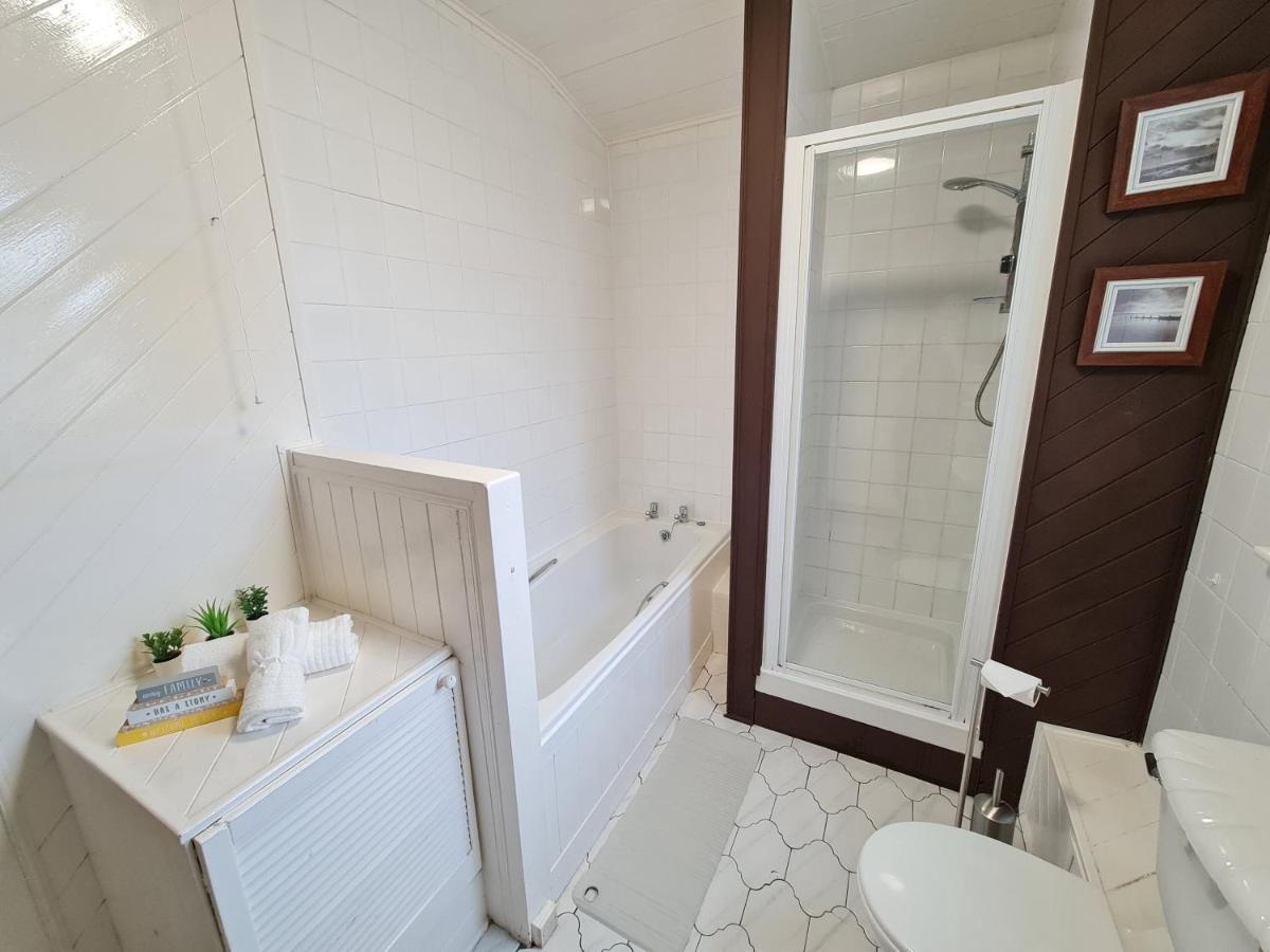 Large 3 Bed Flat, Free Parking Newcastle upon Tyne Exterior foto