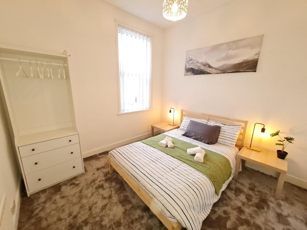 Large 3 Bed Flat, Free Parking Newcastle upon Tyne Exterior foto