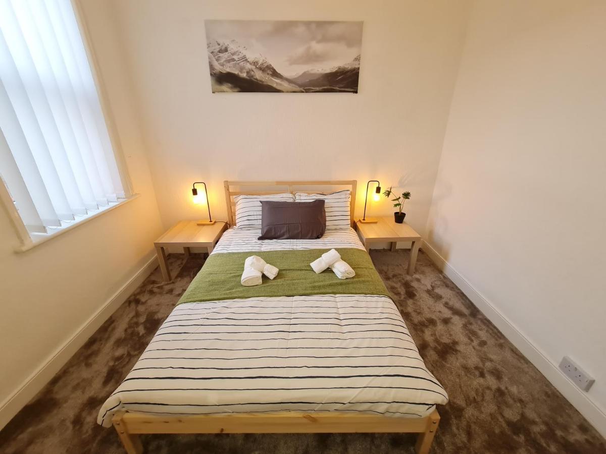Large 3 Bed Flat, Free Parking Newcastle upon Tyne Exterior foto