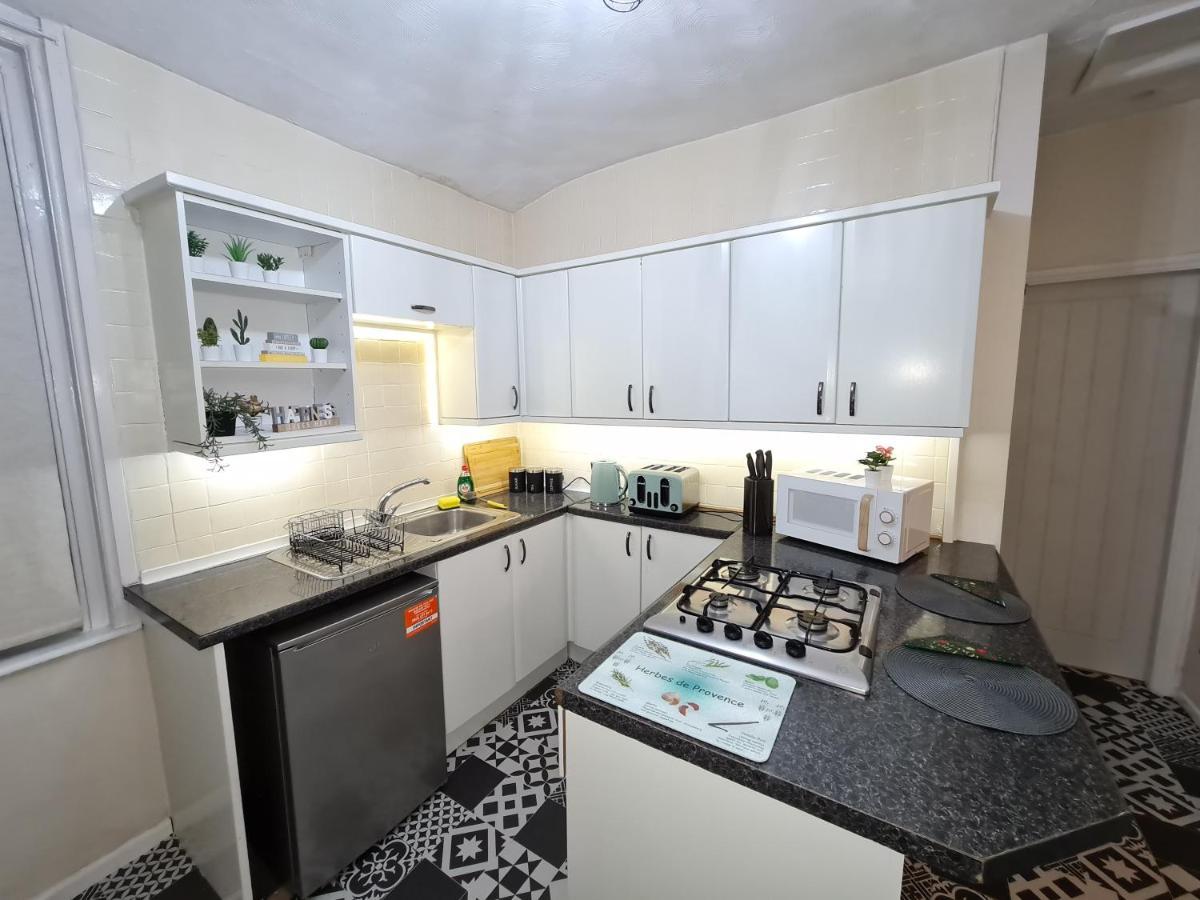 Large 3 Bed Flat, Free Parking Newcastle upon Tyne Exterior foto